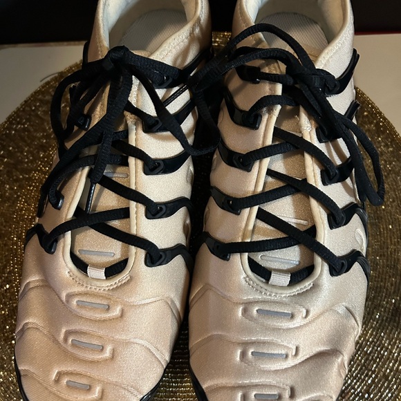 Nike Air Vapor Max Plus - Picture 2 of 8